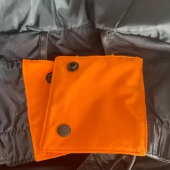 Oakley TNP Lined Shell Ski-Windbreaker Bold Orange Herren -Snowboard Ausrüstung Geschäft oakley tnp lined shell anorak foa400928 7br bold orange 02 gross